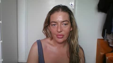 rubyredxxxoxxx online show from January 19, 11:36 am