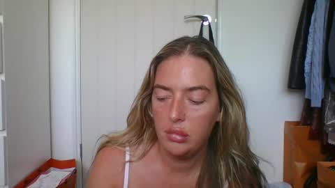 rubyredxxxoxxx online show from August 2, 10:03 am