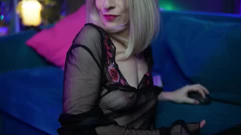 Snapshot of rubyrya chatting on February 24, 12:19 am Ruby online show from February 24, 12:19 am