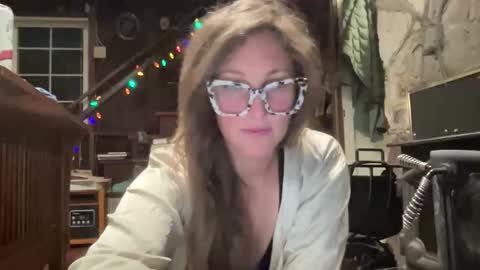 Snapshot of rubywavesback chatting on December 4, 8:01 am rubywavesback online show from December 4, 8:01 am