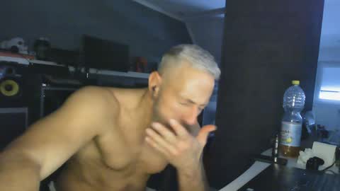 Snapshot of ruffi77 chatting on January 10, 12:15 pm Chico que rico Caliente online show from January 10, 12:15 pm