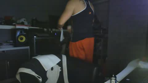 Snapshot of ruffi77 chatting on January 22, 4:55 am Chico que rico Caliente online show from January 22, 4:55 am