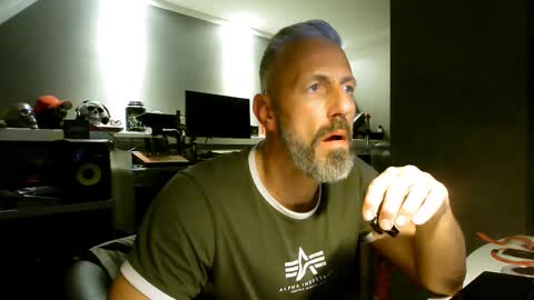 Snapshot of ruffi77 chatting on February 23, 6:23 pm Chico que rico Caliente online show from February 23, 6:23 pm