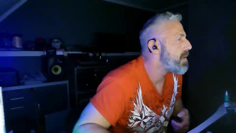 Snapshot of ruffi77 chatting on November 1, 4:36 am Chico que rico Caliente online show from November 1, 4:36 am