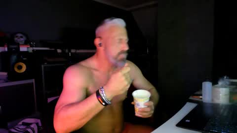 Chico que rico Caliente online show from April 10, 1:55 am
