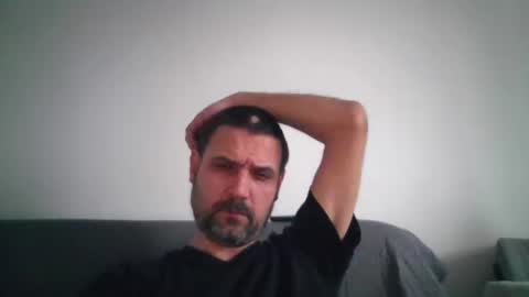 rul3ssuck online show from December 4, 8:01 am