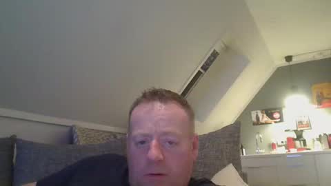 Snapshot of runepetter chatting on December 3, 8:17 pm bignorwegian online show from December 3, 8:17 pm