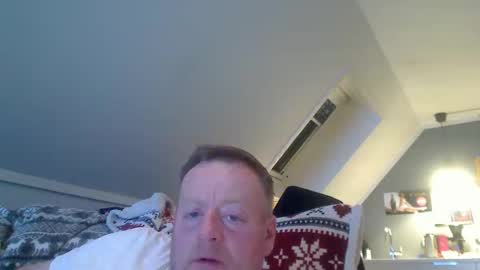 Snapshot of runepetter chatting on February 17, 8:58 pm bignorwegian online show from February 17, 8:58 pm