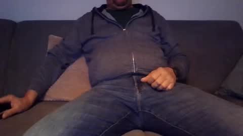 runner_1978 online show from March 19, 4:49 am