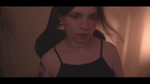 Snapshot of running_with_the_wolves chatting on June 19, 9:51 pm Elena online show from June 19, 9:51 pm