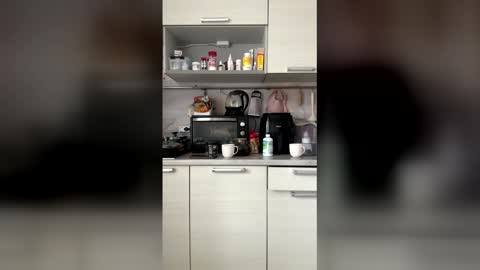 Snapshot of rus208 chatting on March 26, 8:42 am rus208 online show from March 26, 8:42 am