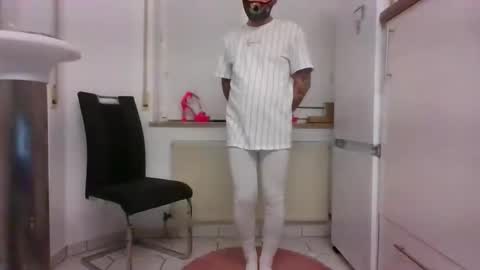 Snapshot of ruskinni1893 chatting on December 18, 4:39 pm Ruskinni online show from December 18, 4:39 pm