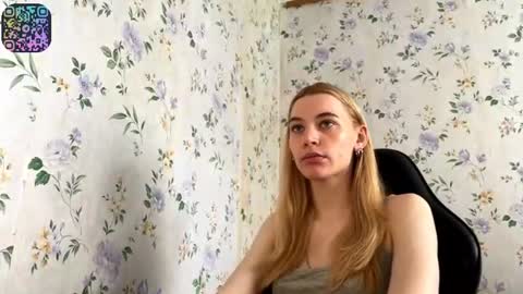 Snapshot of rusmedium chatting on June 13, 12:03 pm Lisa and Vlad online show from June 13, 12:03 pm