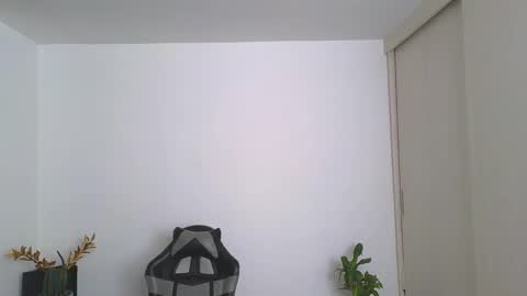 Snapshot of russell_adams_ chatting on September 23, 8:01 pm R U S S E L L online show from September 23, 8:01 pm