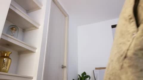 Snapshot of russell_adams_ chatting on March 17, 3:37 pm R U S S E L L online show from March 17, 3:37 pm