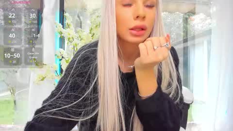 Ava online show from October 3, 9:17 am