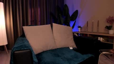 Chrissy online show from April 8, 3:12 pm