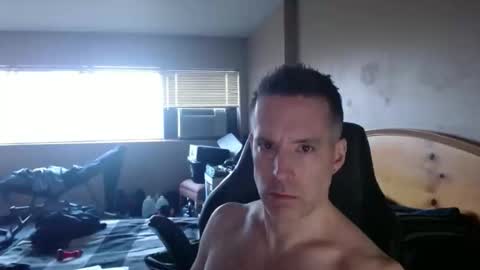 rustic_cuse_777 online show from February 16, 9:44 pm