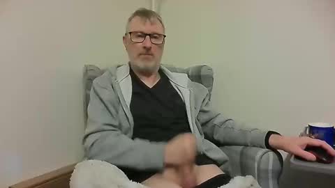 Snapshot of rusty69x chatting on December 9, 7:39 am rusty69x online show from December 9, 7:39 am