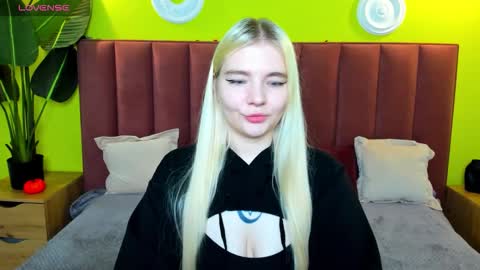 ruthbryant online show from November 12, 12:44 am