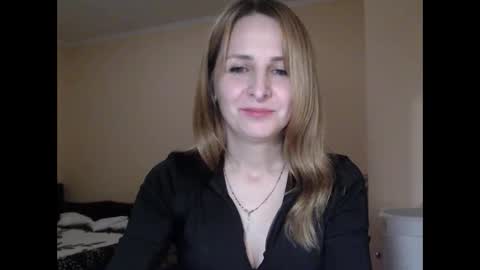 Snapshot of ruthpark chatting on October 31, 7:37 pm Ruth online show from October 31, 7:37 pm