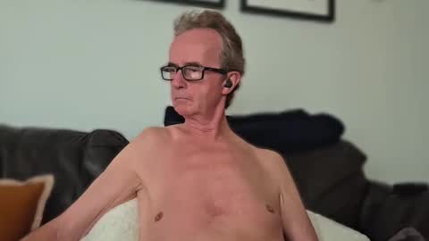 Snapshot of ruttingrabbit chatting on November 4, 11:04 pm ruttingrabbit online show from November 4, 11:04 pm