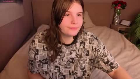 Snapshot of ruyjin_choi chatting on February 12, 10:43 am Ruyjin online show from February 12, 10:43 am