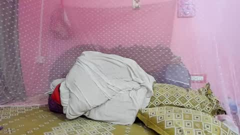 rwb17 online show from February 10, 5:30 pm