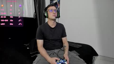 Snapshot of ryan15_ chatting on November 6, 2:34 am Ryan 15 online show from November 6, 2:34 am