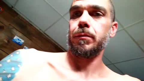 Snapshot of ryan198650 chatting on June 6, 1:32 am ryan198650 online show from June 6, 1:32 am