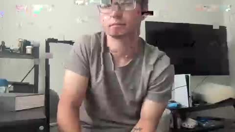 Snapshot of ryan287747 chatting on July 18, 7:39 pm ryan online show from July 18, 7:39 pm