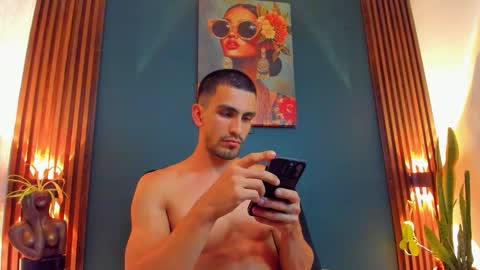 Ryan independent model online show from November 7, 1:49 am