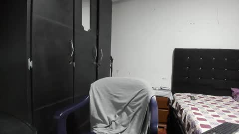 ryan_xc1 online show from January 14, 3:01 am