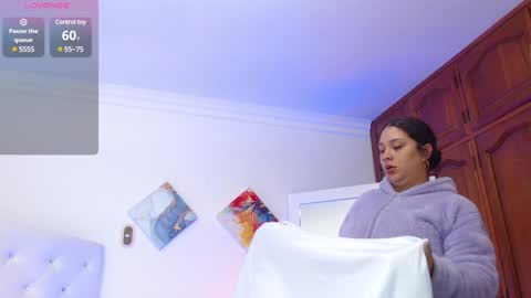 Snapshot of ryanastone_ chatting on January 2, 3:29 pm Hanna online show from January 2, 3:29 pm