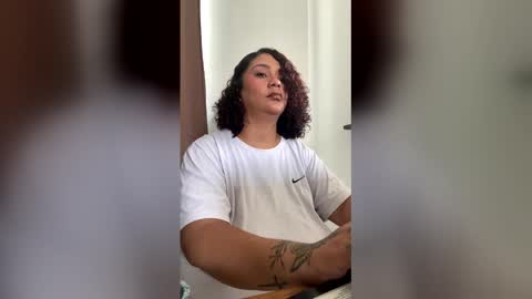 Snapshot of ryanastone_ chatting on April 1, 2:25 pm Hanna online show from April 1, 2:25 pm