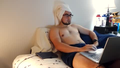 Snapshot of ryanime chatting on May 6, 8:41 am Ryanime online show from May 6, 8:41 am