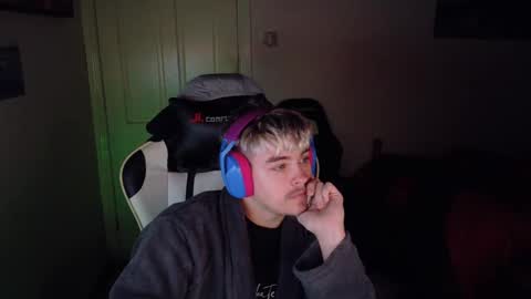 Snapshot of ryanisntgay794 chatting on December 29, 6:03 am ryanisntgay794 online show from December 29, 6:03 am