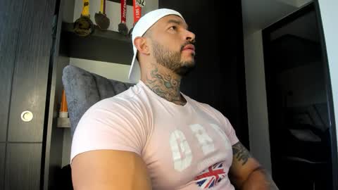 Snapshot of ryanjhonston chatting on February 21, 12:28 pm Ryan online show from February 21, 12:28 pm