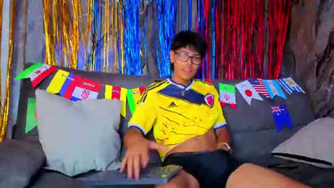 Snapshot of ryann_wolf chatting on June 11, 9:02 pm ryann_wolf online show from June 11, 9:02 pm