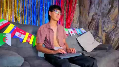 Snapshot of ryann_wolf chatting on June 13, 8:51 pm ryann_wolf online show from June 13, 8:51 pm