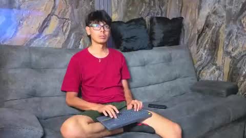 Snapshot of ryann_wolf chatting on July 7, 6:01 pm ryann_wolf online show from July 7, 6:01 pm