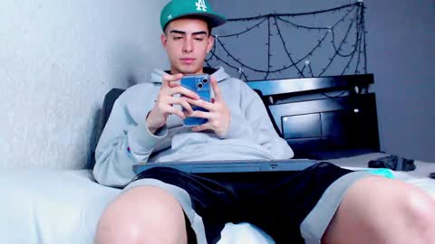 Ryannhill  online show from January 21, 9:35 am