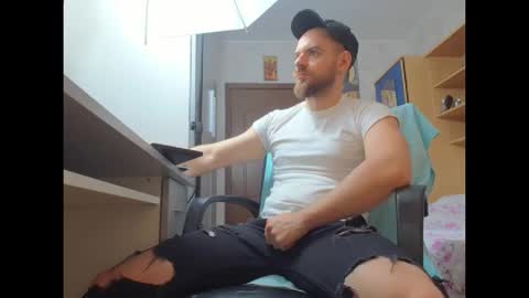 Ryanstone  online show from November 13, 5:06 am