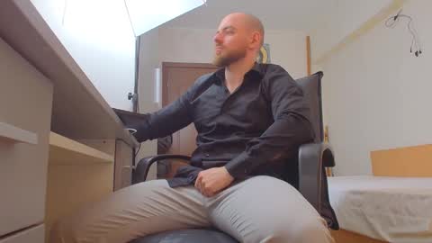 Ryanstone  online show from March 16, 5:13 am