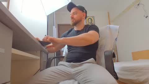 Ryanstone  online show from April 1, 4:35 am