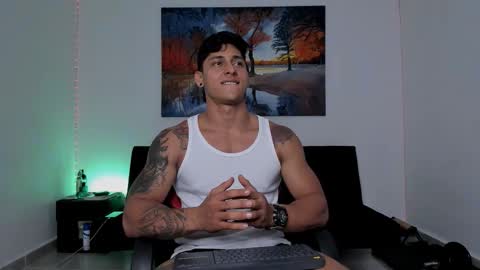 ryanwhite3 online show from February 2, 10:52 pm