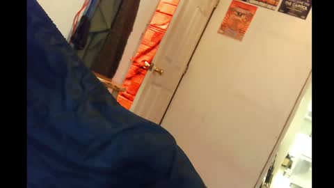 Snapshot of rynoxox chatting on December 23, 7:49 am rynoxox online show from December 23, 7:49 am