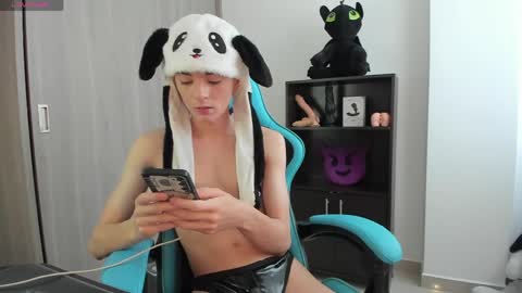 Snapshot of ryo_bleu chatting on May 21, 8:38 pm RYO BLEU online show from May 21, 8:38 pm