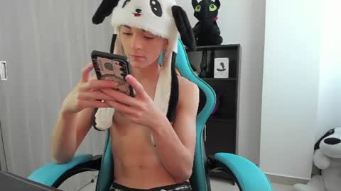 Snapshot of ryo_bleu chatting on July 16, 4:35 pm RYO BLEU online show from July 16, 4:35 pm
