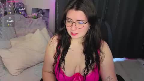 Snapshot of s_katekisa_ss chatting on July 7, 12:42 pm Kate online show from July 7, 12:42 pm